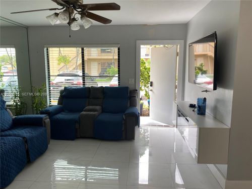 12-2-2570 W 67th Pl, Hialeah, FL, 33016-2854 | Card Image