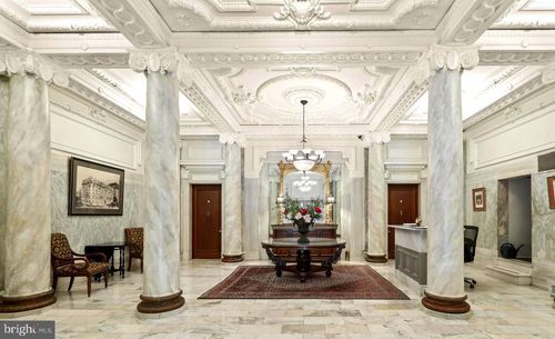 apt-2d-700 N Charles St, BALTIMORE, MD, 21201-5221 | Card Image