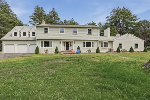 70 Newton St, Northborough, MA, 01532-1115 | Card Image