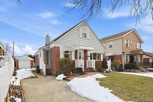 82-27 248th St, Bellerose, NY, 11426-1720 | Card Image