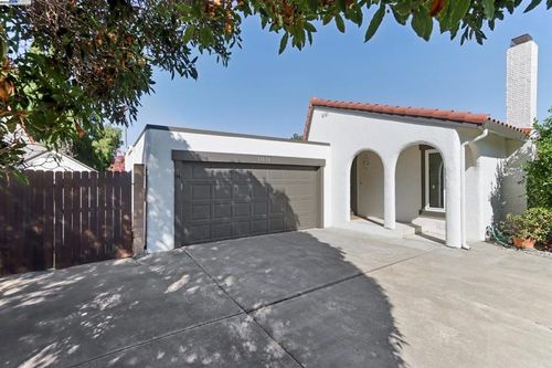 37690 Los Arboles Dr, Fremont, CA, 94536-6634 | Card Image