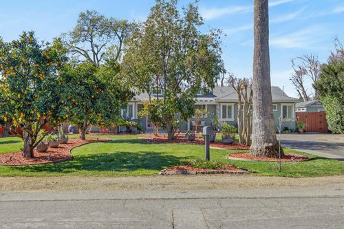 2821 Scandia Way, Carmichael, CA, 95608-4015 | Card Image