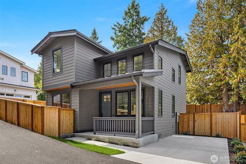 333 18th Ave, Kirkland, WA, 98033-4936 | Card Image