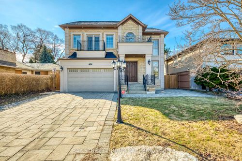 39 Foxwarren Dr, North York, ON, M2K1L1 | Card Image