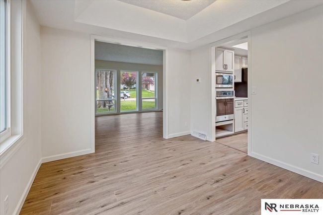 3102 Lynnwood Dr, House other with 4 bedrooms, 4 bathrooms and 2 parking in Bellevue NE | Image 8