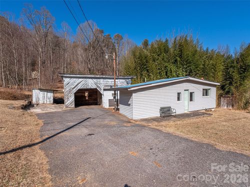 181 Mink Farm Rd, Leicester, NC, 28748-9330 | Card Image