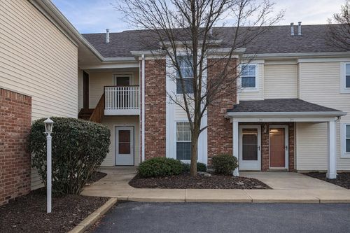 959 Misty Glen Dr, Valparaiso, IN, 46385-8870 | Card Image