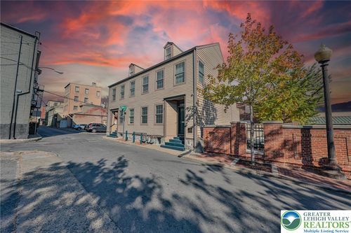 30b-30 S Sitgreaves, EASTON, PA, 18042 | Card Image