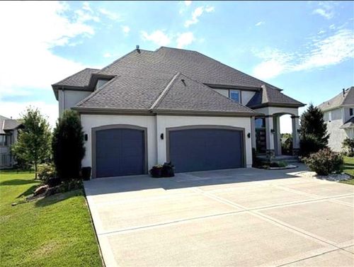 16801 Melrose St, Overland Park, KS, 66221-8537 | Card Image