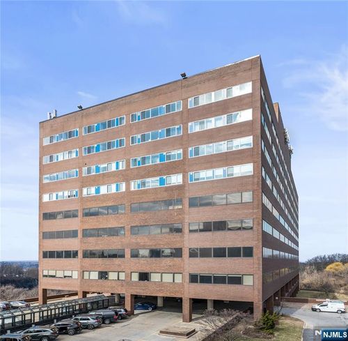 2 Executive Dr, Fort Lee, NJ, 07024-3308 | Card Image