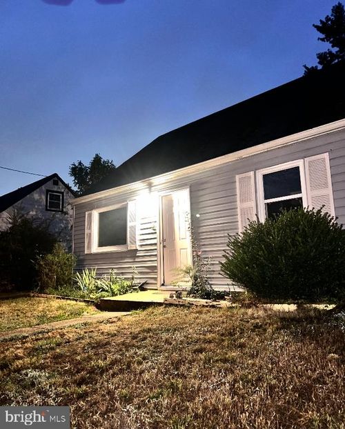 229 Manassas Dr, MANASSAS PARK, VA, 20111-2031 | Card Image