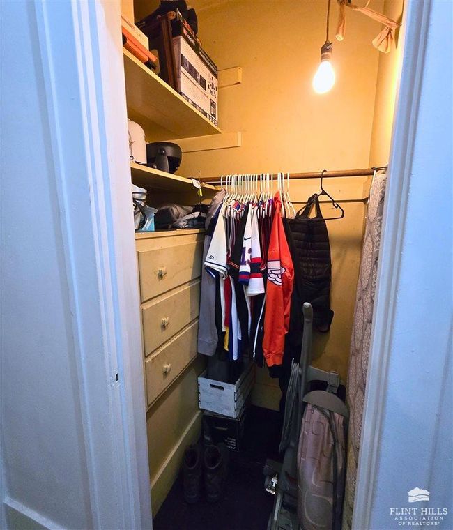 417 Ne 13 Th St, House other with 2 bedrooms, 1 bathrooms and null parking in Abilene KS | Image 15