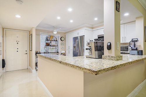 204-7286 Huntington Ln, Delray Beach, FL, 33446-2927 | Card Image