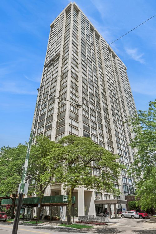 2803-5455 N Sheridan Rd, Chicago, IL, 60640-7440 | Card Image