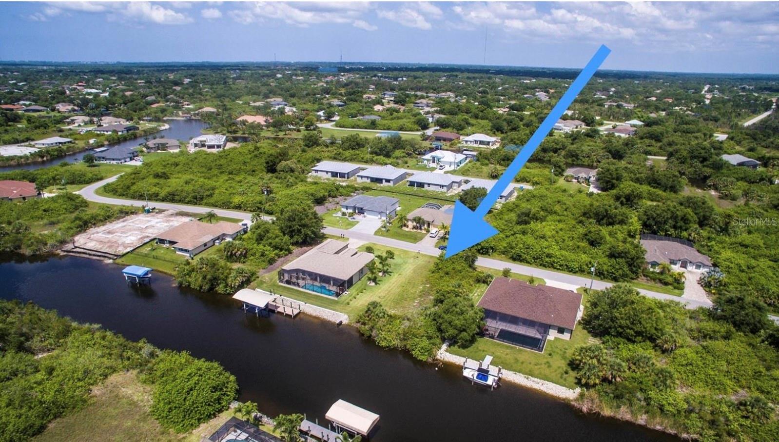 Land in PORT CHARLOTTE 4