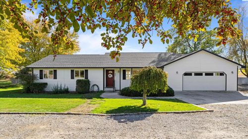 334 Tuttle Ln, Burbank, WA, 99323-9717 | Card Image