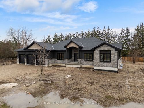 345 Turnberry Street, North Huron, ON, N0G2W0 | Card Image