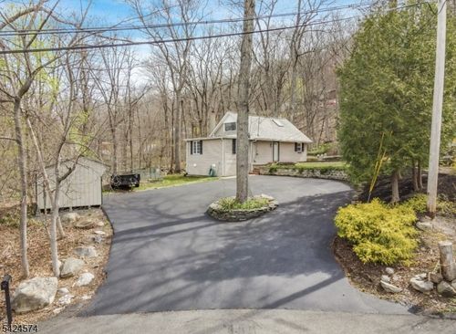 23 Old Woodland Trl, Oak Ridge, NJ, 07438-9603 | Card Image