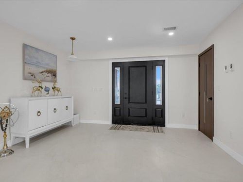 107 Abbey Ln, Levittown, NY, 11756-4032 | Card Image