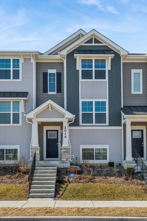 2014 Yellowstone Blvd, Mundelein, IL, 60060-1277 | Card Image