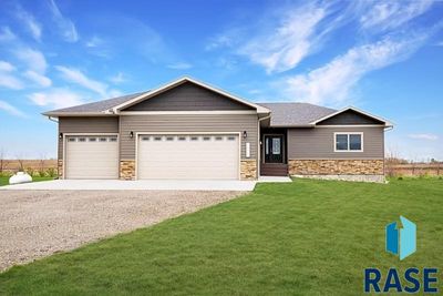 26166 Reed Ct, House other with 4 bedrooms, 2 bathrooms and null parking in Canistota SD | Image 1