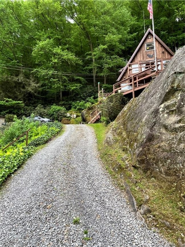 688 North Tunnel Rd, House other with 2 bedrooms, 1 bathrooms and 8 parking in Kennerdell PA | Image 9