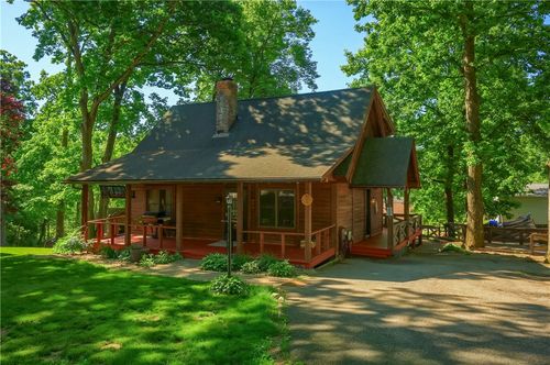 280 Laurel Ave, Ellwood City, PA, 16117-6426 | Card Image