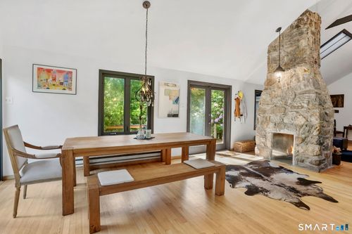 2 High Trail Ci Rd, New Fairfield, CT, 06812-3507 | Card Image