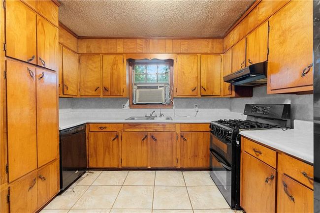 300 S Dale Ave, House other with 3 bedrooms, 2 bathrooms and null parking in Calhoun GA | Image 9