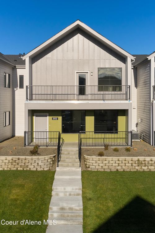 993 E Railroad Ave, Post Falls, ID, 83854-8635 | Card Image