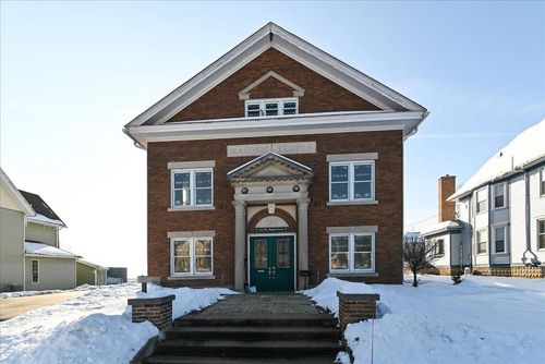 422 W Madison St, WATERLOO, WI, 53594-1325 | Card Image