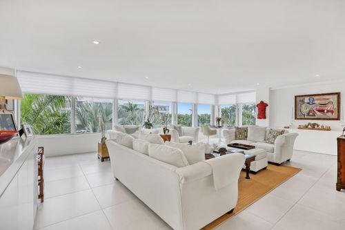 507b-44 Cocoanut Row, Palm Beach, FL, 33480-4080 | Card Image