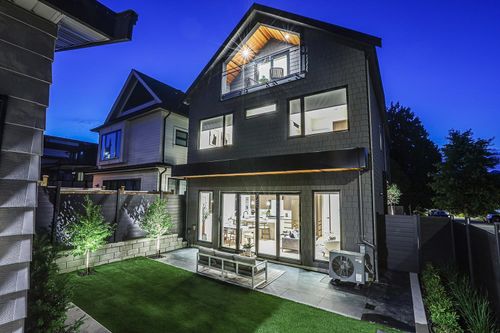 2-1990 Venables St, Vancouver, BC, V5L2H8 | Card Image