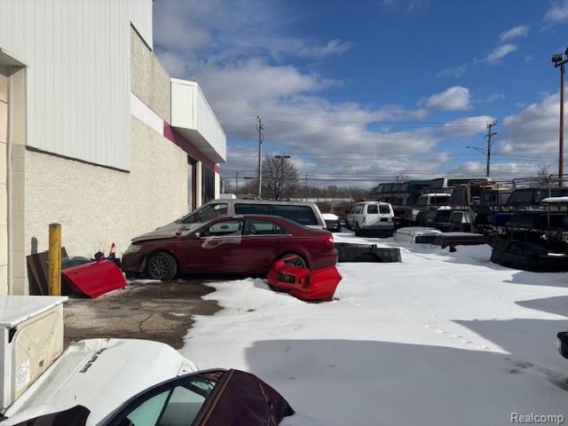 Commercial Lease in Redford Charter Township 2