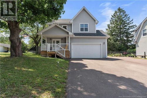 221 Mcclelan Ave, Riverview, NB, E1B1X3 | Card Image