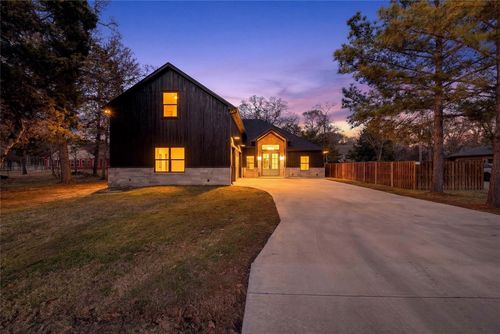 114 Castlewood Rd, Enchanted Oaks, TX, 75156-9195 | Card Image