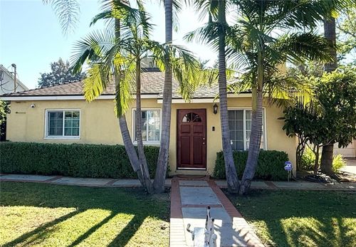 7454 Darby Ave, Reseda, CA, 91335-3054 | Card Image