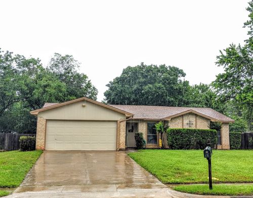2813 Cummings Dr, Bedford, TX, 76021-2723 | Card Image