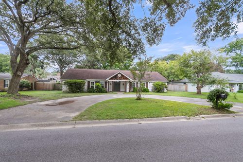 756 Wakendaw Blvd, Mount Pleasant, SC, 29464-5168 | Card Image