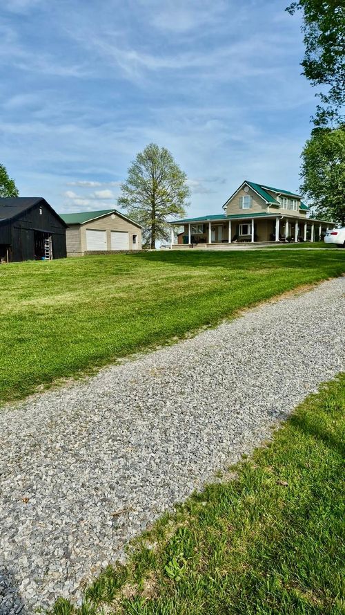 135 Lovette Ln, Harrodsburg, KY, 40330-8426 | Card Image