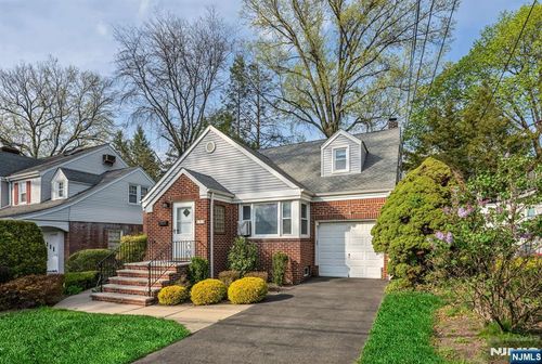 153 Moore Ave, Leonia, NJ, 07605-2009 | Card Image