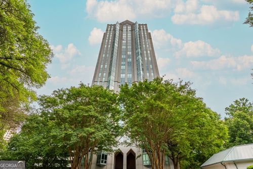 309-2870 Pharr Court South Nw, Atlanta, GA, 30305-2100 | Card Image