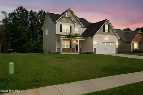 819 Tuscarora Trl, Jacksonville, NC, 28546-6402 | Card Image