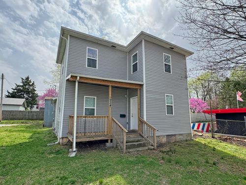 924 W College St, Springfield, MO, 65806-1831 | Card Image