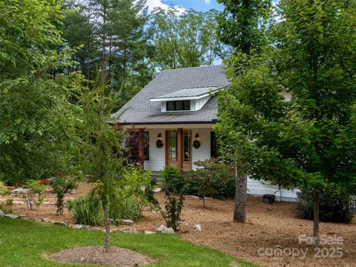 33 Twilight Sedge Dr, Candler, NC, 28715-0629 | Card Image