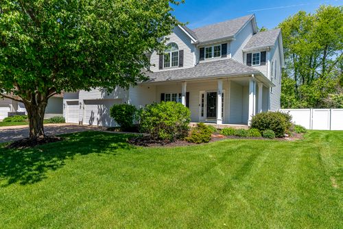 1099 Bridgeview Pl, Le Claire, IA, 52753-9001 | Card Image