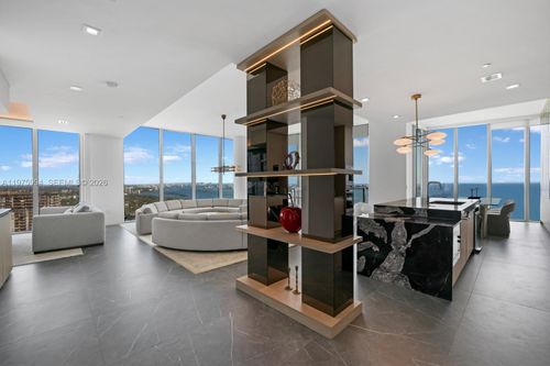 uph-4602-2900 Ne 7th Ave, Miami, FL, 33137 | Card Image