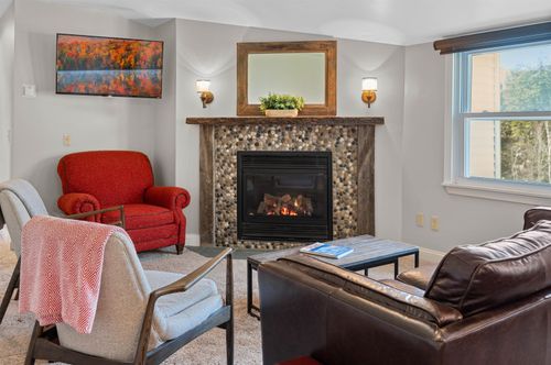 14-6047 Mountain Rd, Stowe, VT, 05672-4842 | Card Image