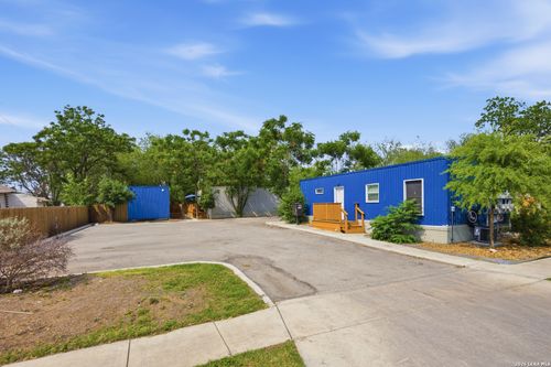 1033 Rivas St, San Antonio, TX, 78207-1526 | Card Image