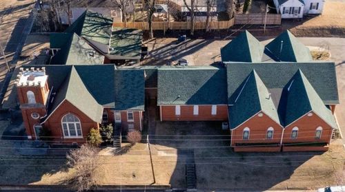 133 W Washington Ave, Covington, TN, 38019-2557 | Card Image